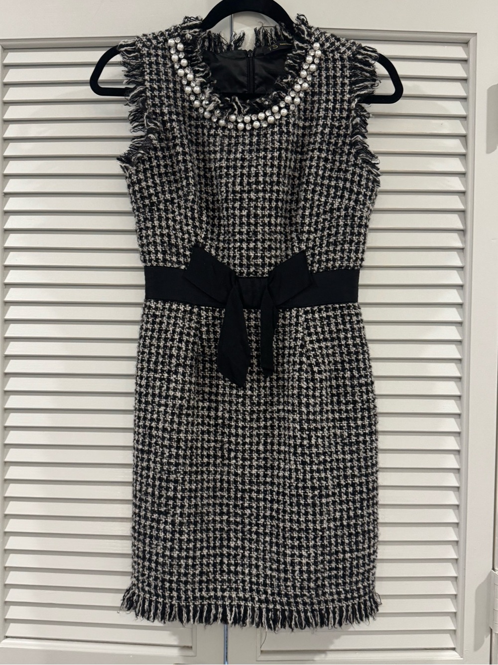 Sleeveless Black & White Houndstooth Midi Dress with Pearl Accent